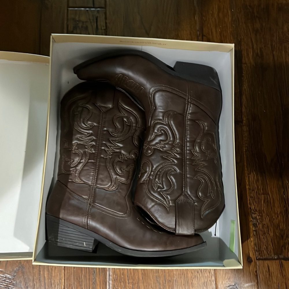 Womens cowboy boots 8.5